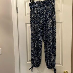 Onzie blue paisley pant
